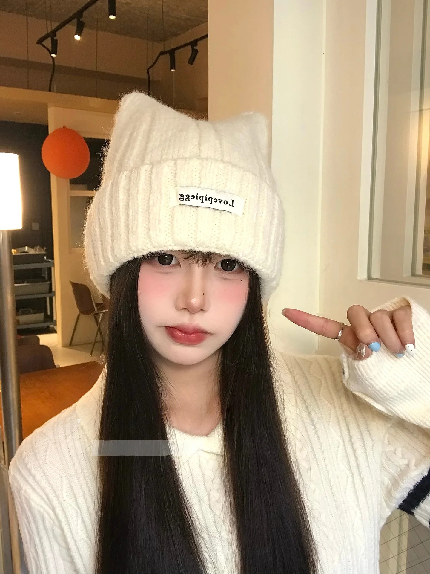 ニット帽を選びすぎて似合わない？可愛い猫耳ニット帽で冬のファッションを救える方法とは？