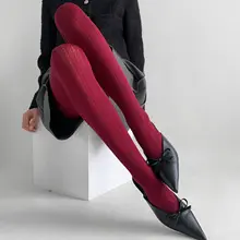 グレーのダイヤモンドデザインストッキング【春秋用・ボディラインを引き立てる】