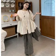 大きいサイズの女性用刺繍シャツ【フィット・チェック柄ワイドパンツ付き】（セットアップ対応）