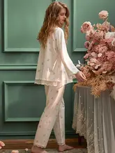 小花柄の長袖パジャマ【春秋用・シンプルデザイン・コットン素材】（セットアップ対応）