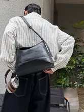 ストリートスタイルの感あるショルダートートバッグ【ユニセックス・斜めがけ対応】