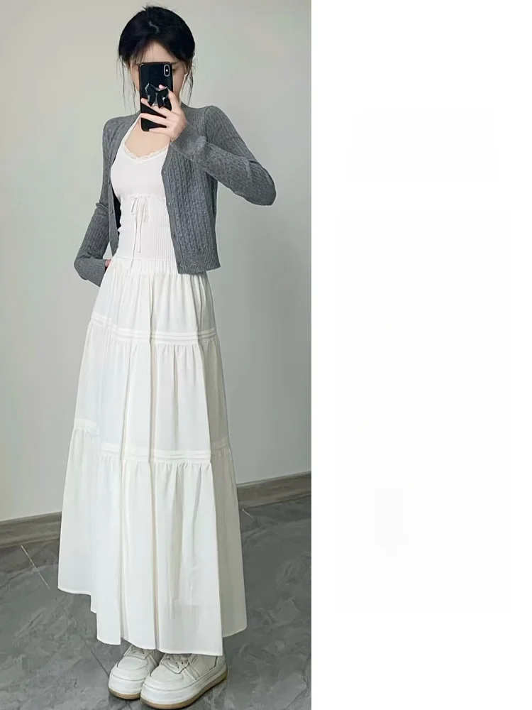 大人可愛い服 40代コーデ｜白いAラインスカートで心地よく過ごす秘密のスタイル