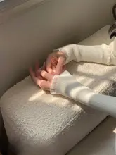 白色長袖ニットインナー【極上の柔らかさ・ベーシックデザイン・秋用】