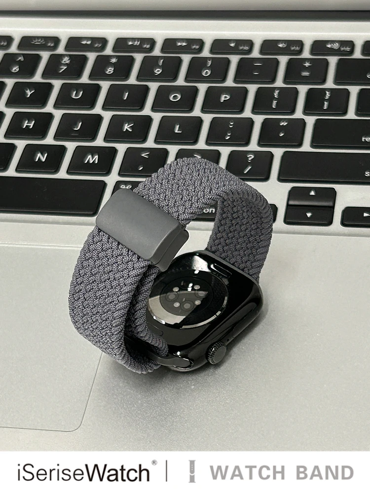 Apple Watchのゴールドに合うベルトはどれがおすすめ？通気性とデザインのバランスを取ったナイロンバンドが今、注目されています