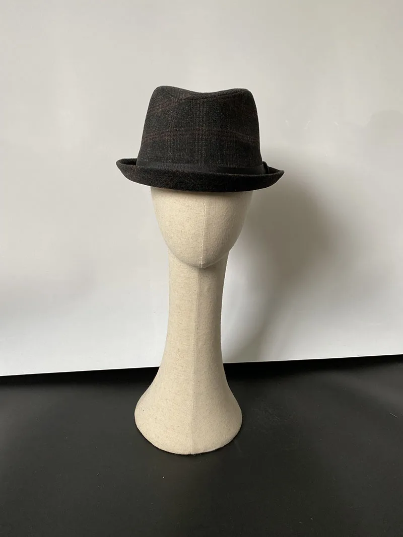 平つばキャップを着るなら、なぜ「紳士風のジャズハット」がおすすめなのか？