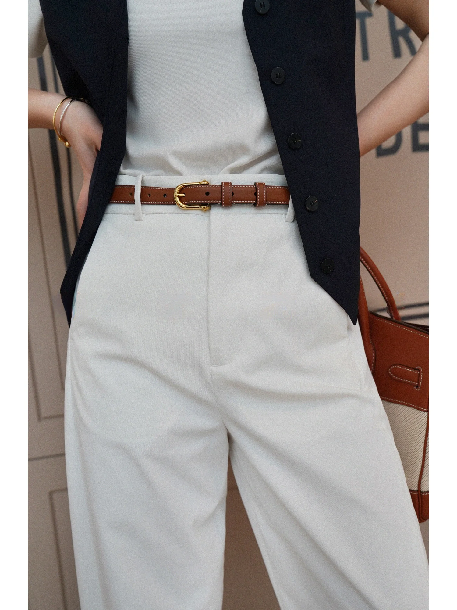 4月の服装 50代にぴったりなパンツは？高腰ストレッチバナナパンツが解決するリアルな悩み