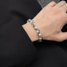 シンプルデザインの男女兼用ブレスレット【軽やかさとおしゃれさ】