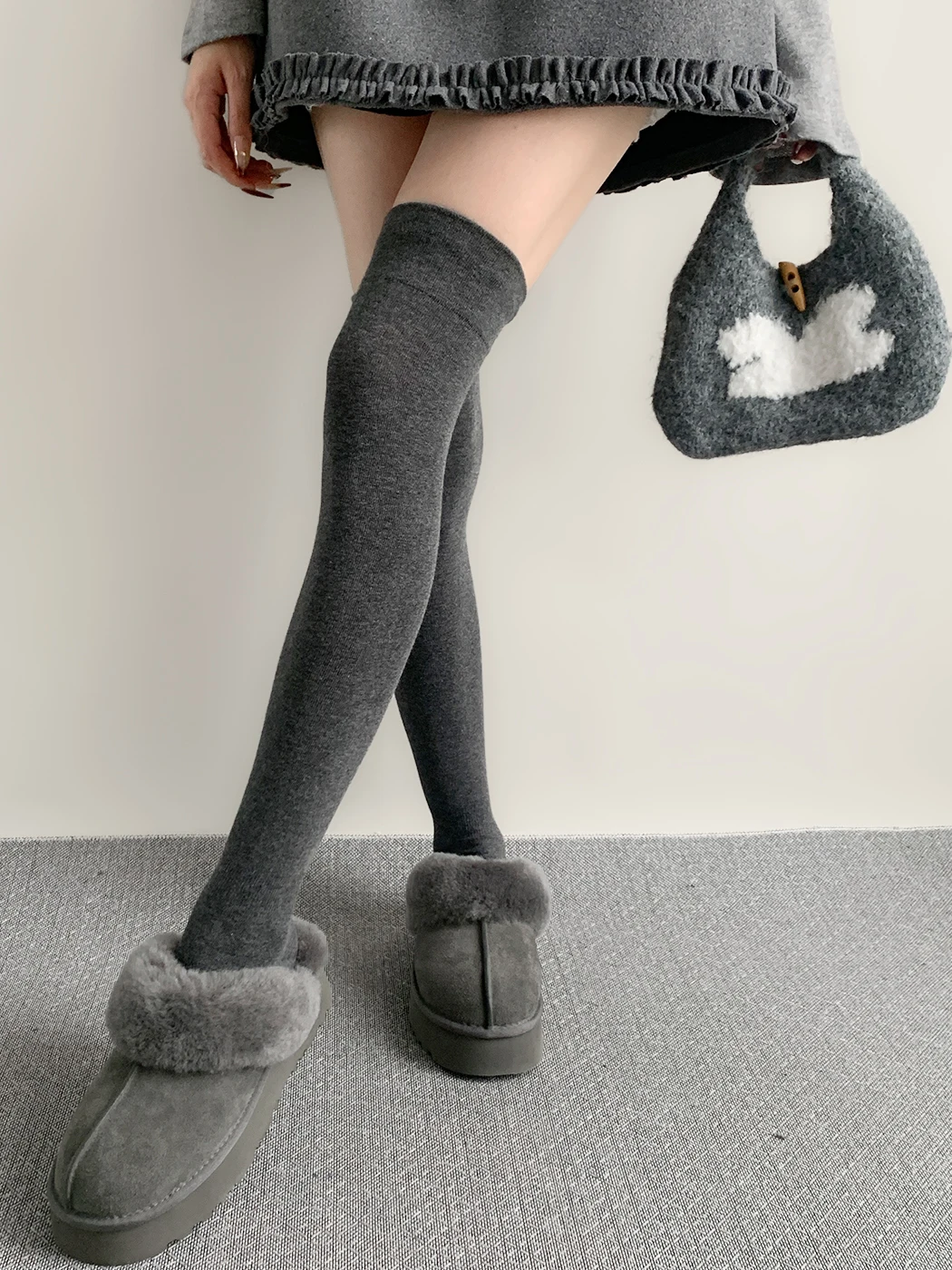 QOLを上げるアイテムとして、秋冬の足元に欠かせない「防寒ロングソックス」はどのように選ぶべきか？