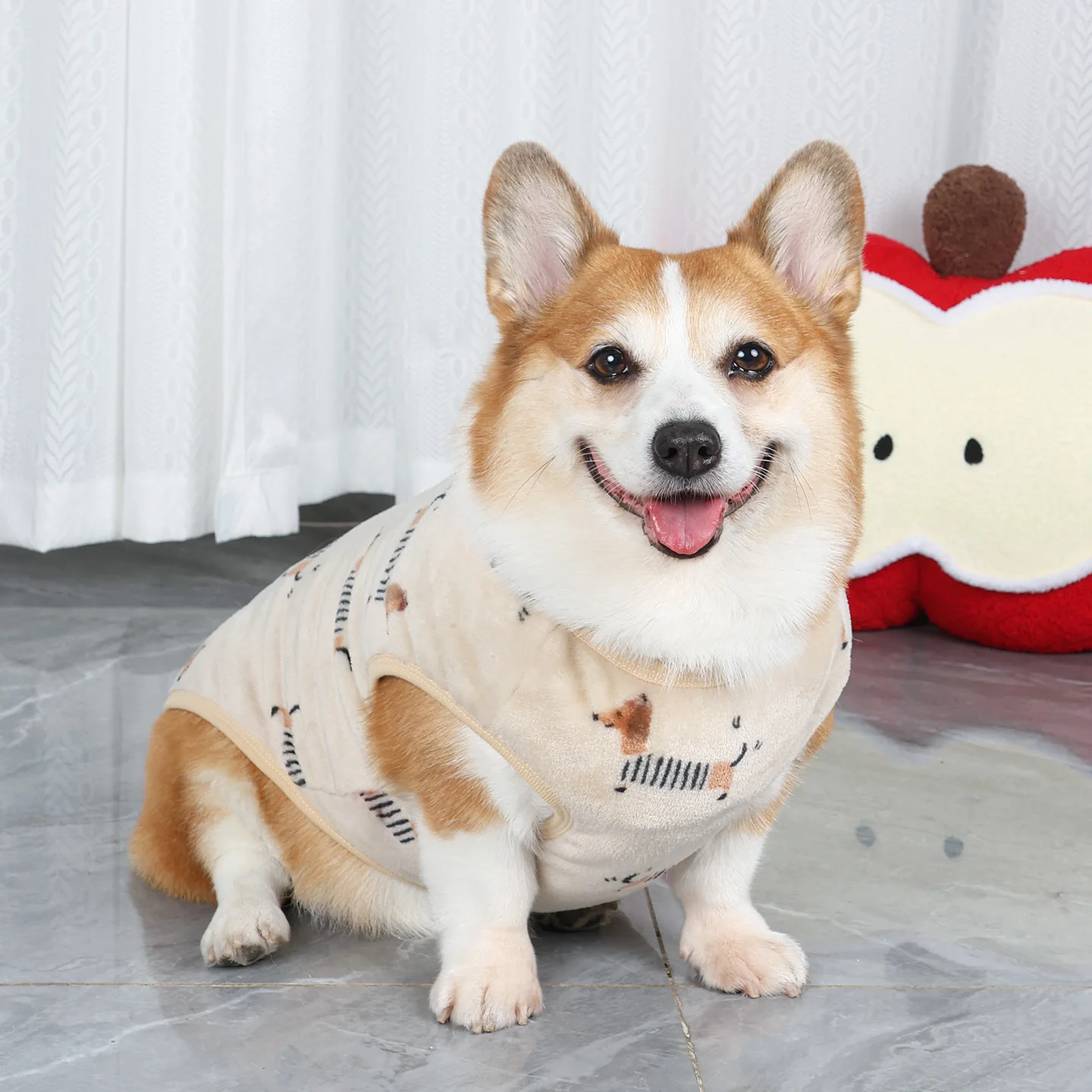 犬用保温ベスト：秋冬季の外出に最適な防寒・防虫機能を備えたデザイン
