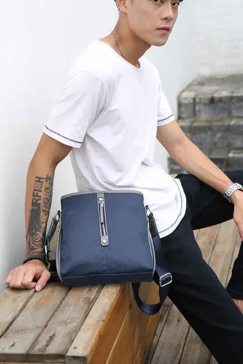 オックスフォード生地のメンズショルダーバッグ【カジュアル・スポーツスタイル・斜め掛け】