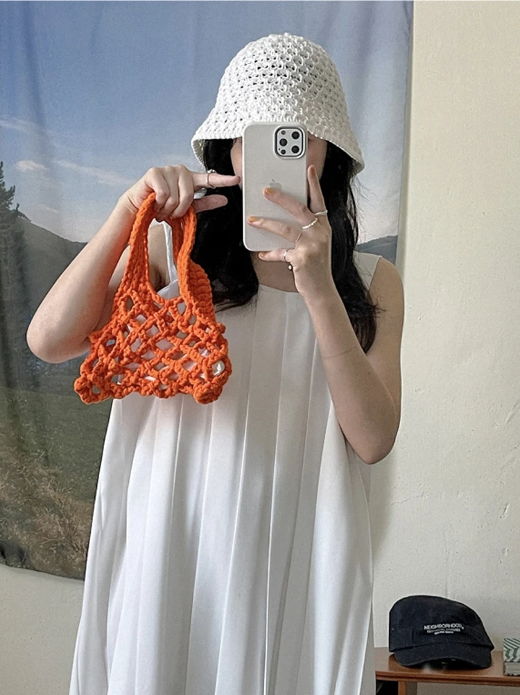小さめトートバッグ：メッシュデザインで軽量かつ通勤に最適な日常使いバッグ