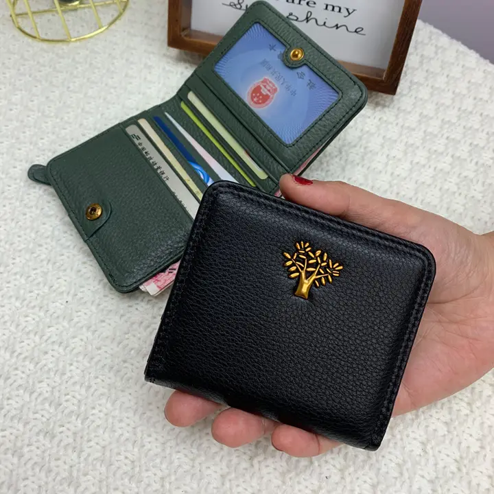 極上の柔らかさのレディース二つ折り短財布【ファッション・薄型・折りたたみ】