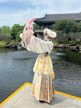 黄色のエクレクティックな漢服【琵琶袖・刺繍入り・可愛いロリータスタイル】