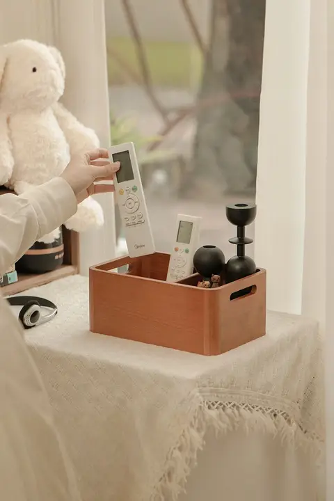 リモコンも収納できる高美観の分格収納ボックス【無蓋・無垢材・茶器用】