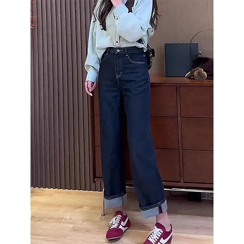 ブラックデニム コーデ - ハイウエストとレトロスタイルの視覚的バランス
