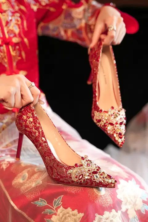 レディース赤い結婚式用シューズ【ウェディングドレス・セクシーな細ヒール・フランス式クリスタルハイヒール】
