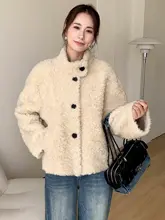 羊剪绒素材の短丈女性用コート【立ち襟・コンパクトサイズ・冬用】