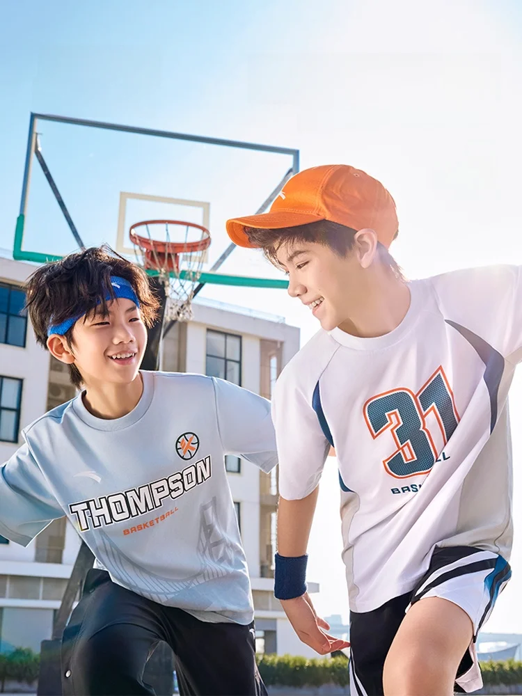 モード系Tシャツとは何か？通気性のあるスポーツ用Tシャツ【キッズ・ニット生地・ショートスリーブ】の実際の特徴と使い方
