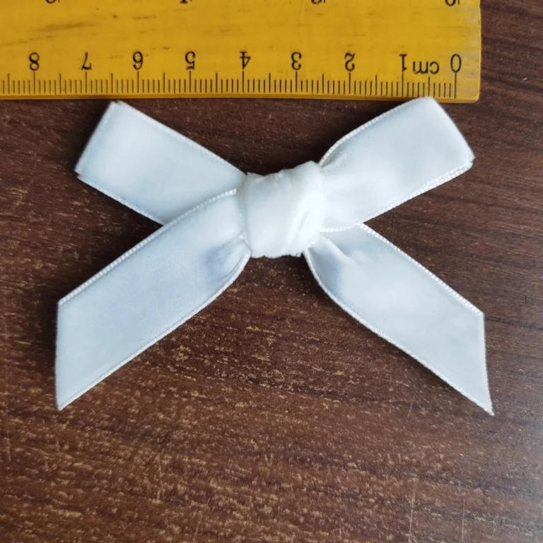 かぎ針で編むリボン小物：ミニリボン付きベルベットリボンの実用性と使い分け