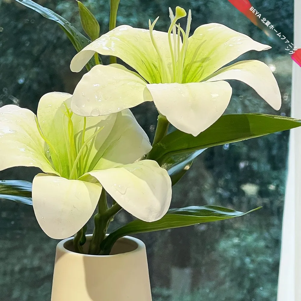リアルな風合いのユリの造花で、どんな空間に彩るの？