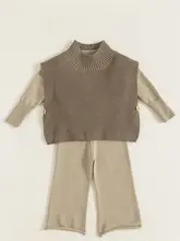 秋冬向けオシャレな子供用ニットベストとセーターの組み合わせ（セットアップ対応）