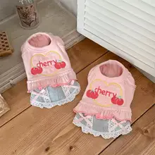 春にぴったり！チェリーレースデザインのペット用衣服【デニムスカート・毛が抜けにくい・薄手】