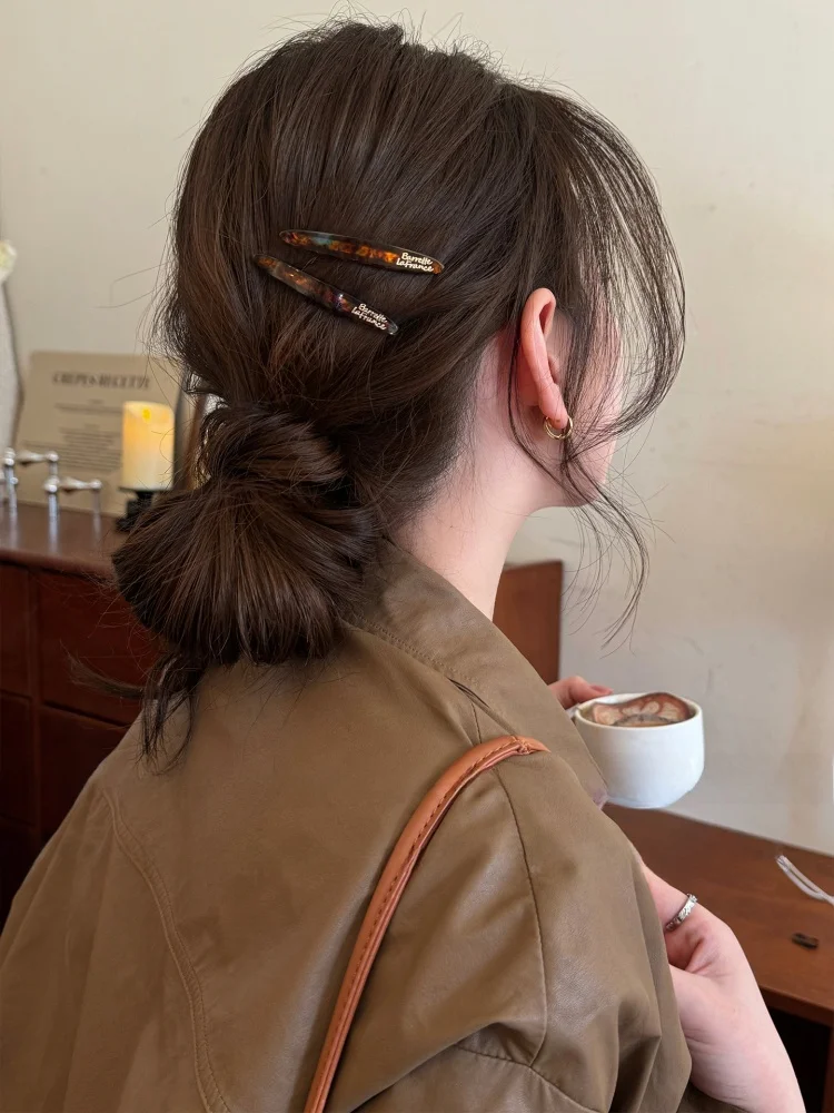 前髪用アセテートヘアクリップ：シンプル一字型で自然なスタイルを実現