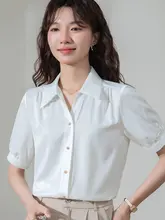 エレガントな白色サテン短袖シャツ【Vネック・ビジネス用・通勤スタイル・女性用】