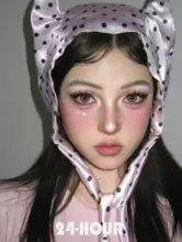 可愛らしい個性的なピンクのドット模様小耳付きデーモンデザイン帽子【男女兼用・撮影用】
