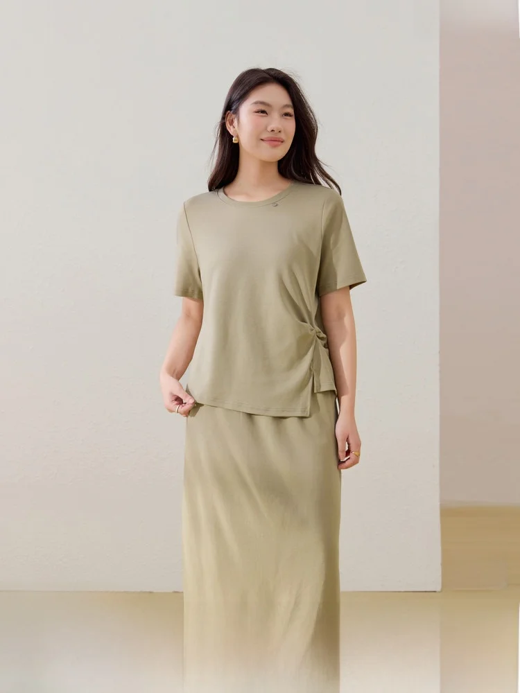 楽な服装を選ぶには？「快適さ」と「ファッション」のバランスを取るための実践ガイド