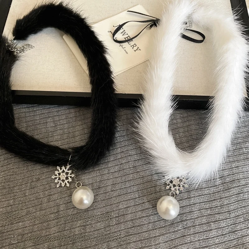 10000円で買えるアクセサリー：雪の結晶モヘアチョーカーの実用性と価格帯比較