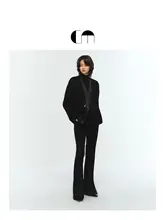 黒の羊毛製フレアパンツ【六粒ボタン装飾・秋用】