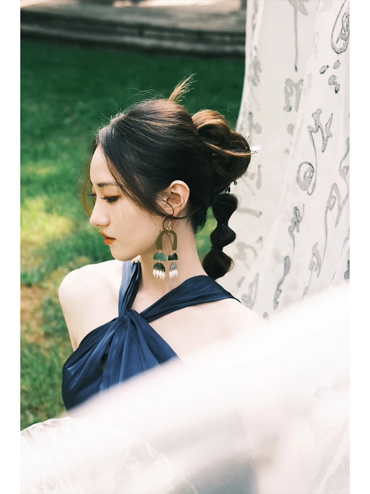 結婚式でボレロを選ぶべき色は？ネイビーがなぜ最適なのか？