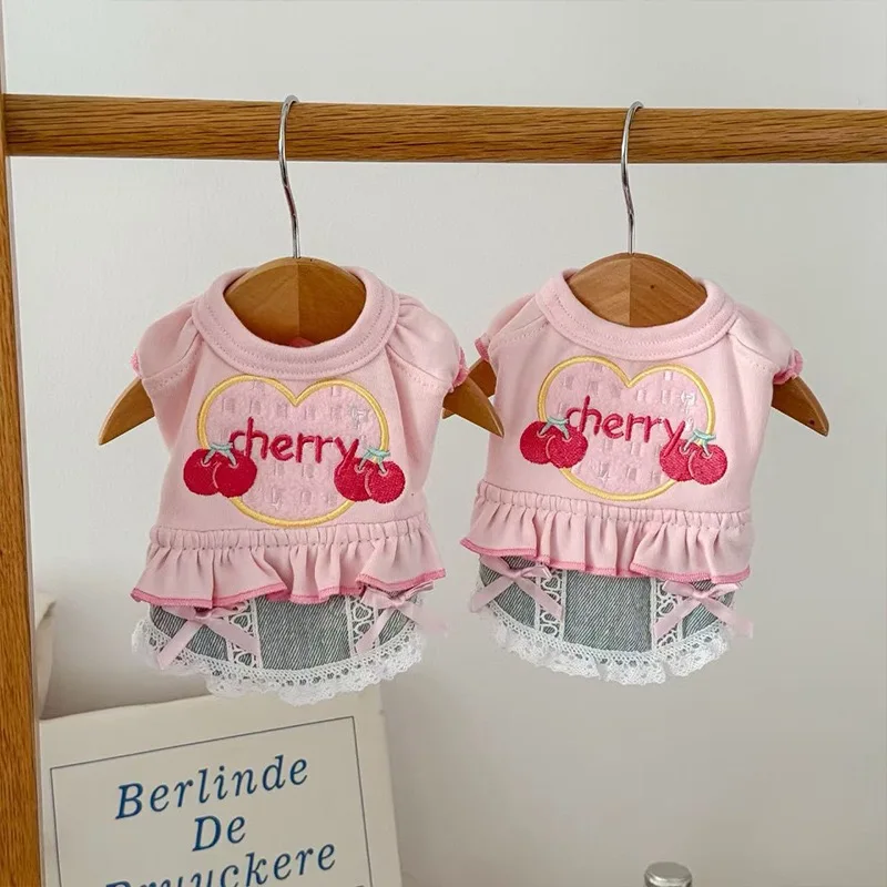 春にぴったり！チェリーレースデザインのペット用衣服はどんな特徴があるか
