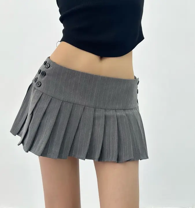 ストライプデザインの超短ミニスカート【Aライン・プリーツ・低腰】
