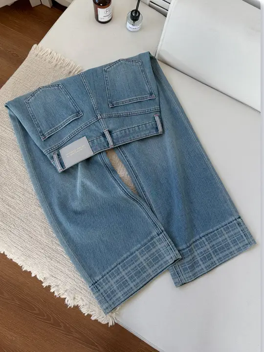 デザイン性のあるブルー格子柄ストレートデニムパンツ【梨型体型にフィット・九分丈・ワイドレッグ】