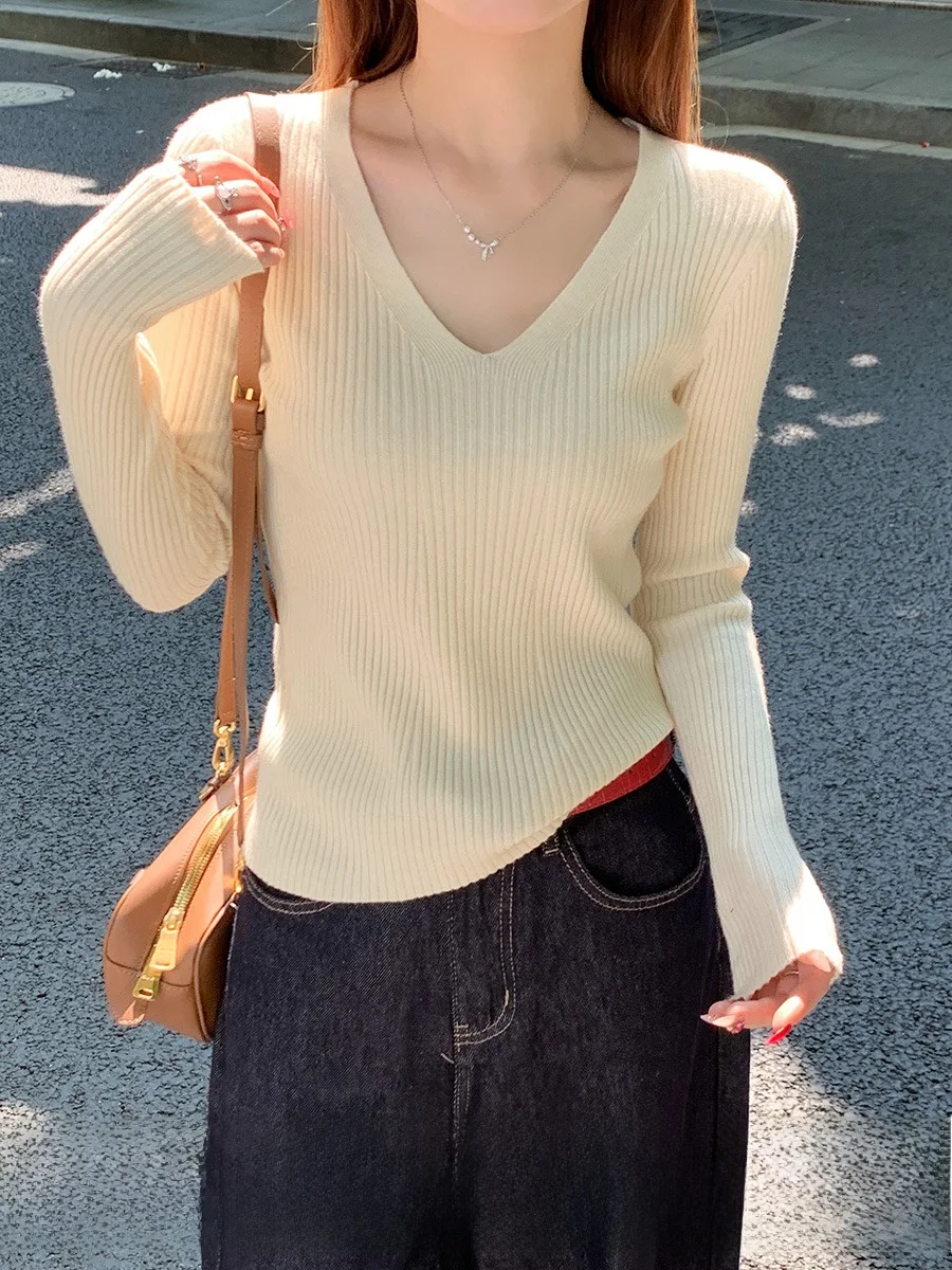 春コーデの基本を徹底解説｜副乳悩みを自然に整えるキャミソールの選び方