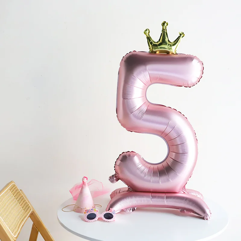 ピンクの王冠付きアルミ風船数字装飾【誕生日用・女の子・シーン設営】
