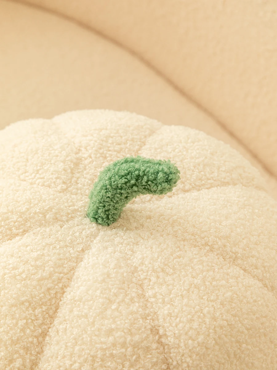 ハロウィン用カボチャのぬいぐるみクッション：親子で楽しめるインテリア装飾の最適選択