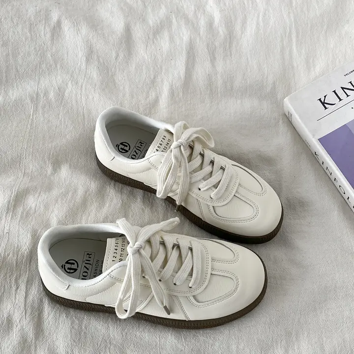 厚底デザインのレトロスタイル スニーカー【春夏用・カジュアル・ホワイト】