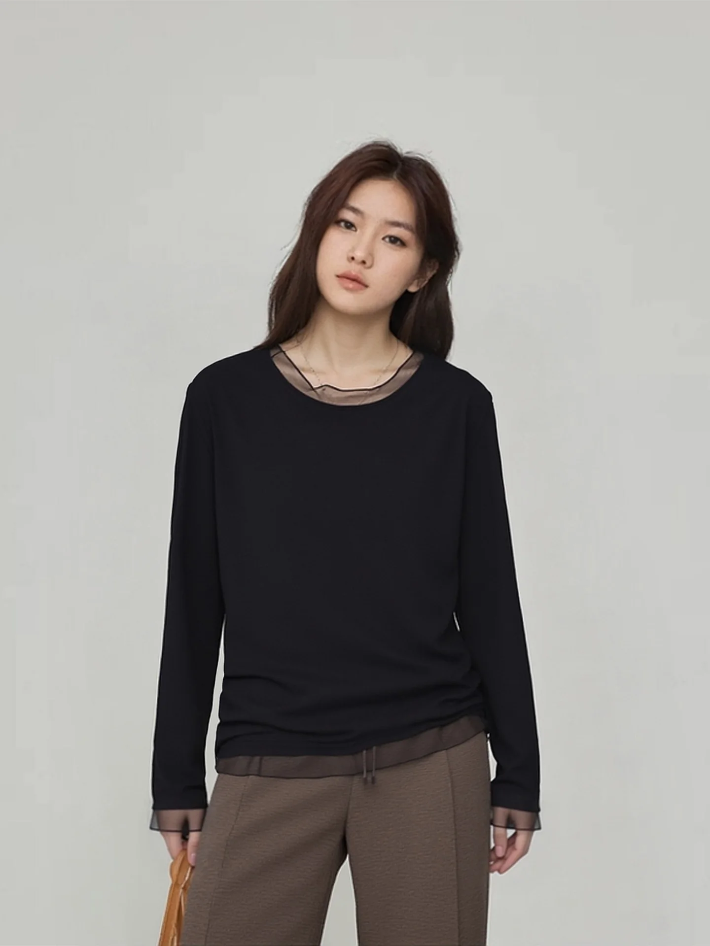 深灰色メッシュコンビニットトップス：ゆったりシルエットで肌にやさしい女性向けチューブトップの選び方