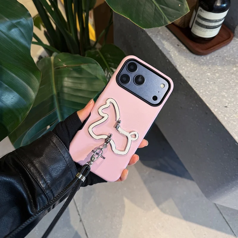 個性的で美しいスマートフォンケース：ストラップ付きスタンド機能と防落下設計の2026年流行スタイル