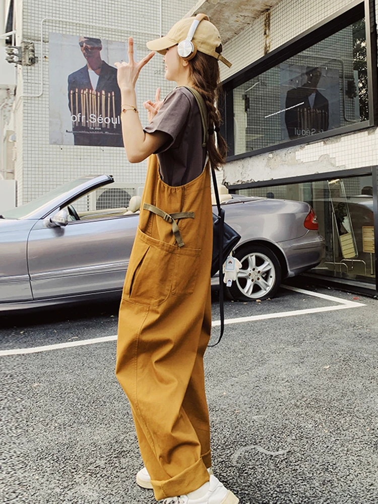 ビアガーデンで汗をかきにくい服装を選ぶには？南瓜色の工装サロペットが解決するリアルな悩み