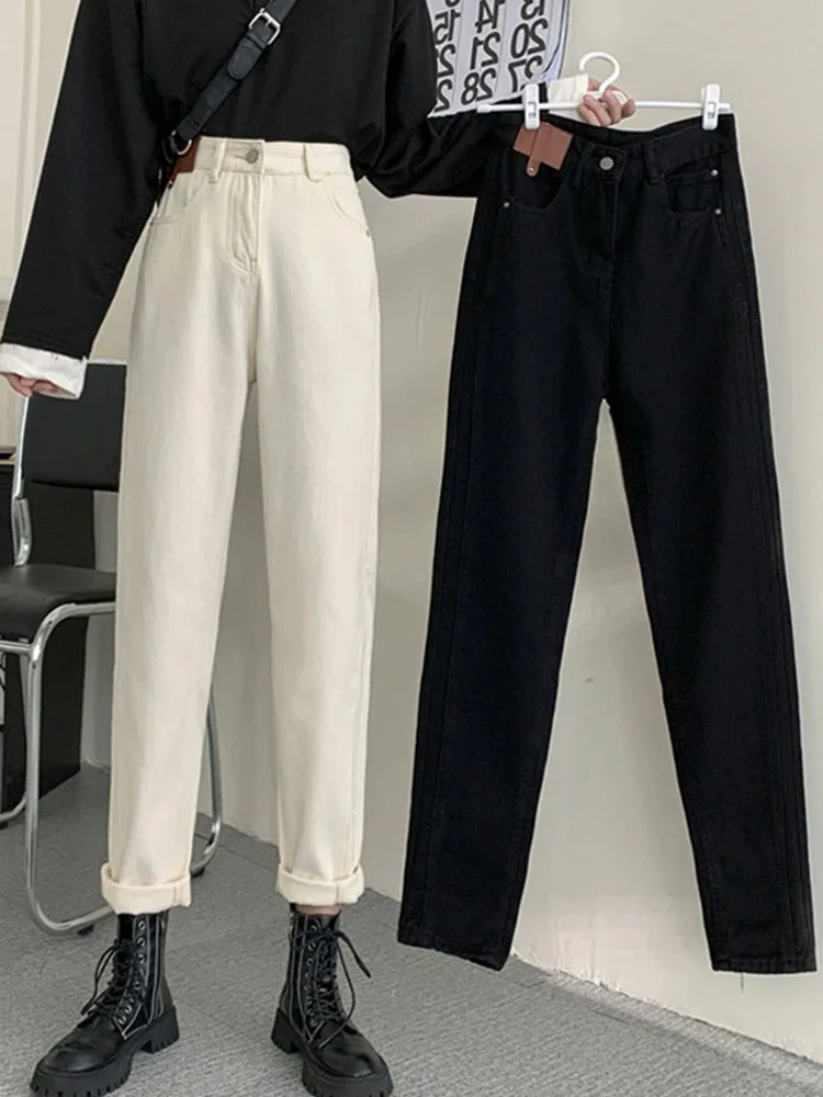 ブラックデニム コーデ 完全ガイド｜梨型体型向けハイウエストの選び方と配色のコツ
