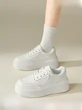 厚底のレースアップスニーカー【カジュアルで疲れにくい・ラウンドトゥ・女性用】