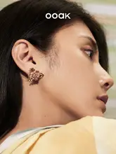 シンプルでエレガントなアイリスデザインの取り外し可能なジルコニアピアス（セットアップ対応）