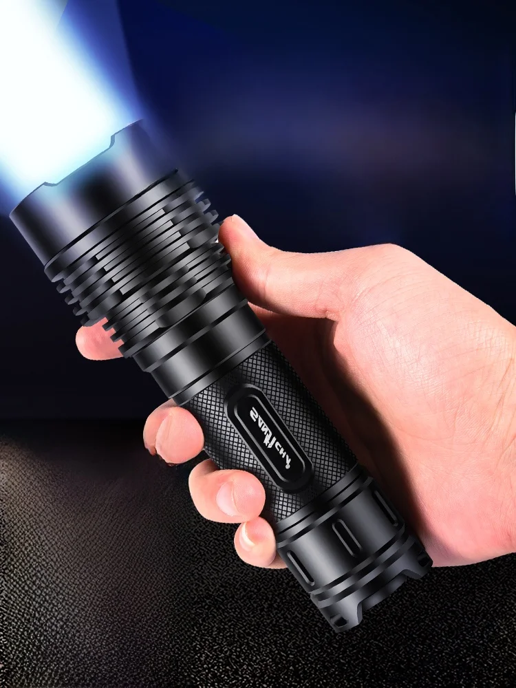 キャンプで電池が切れる心配は、これひとつで解決できる？