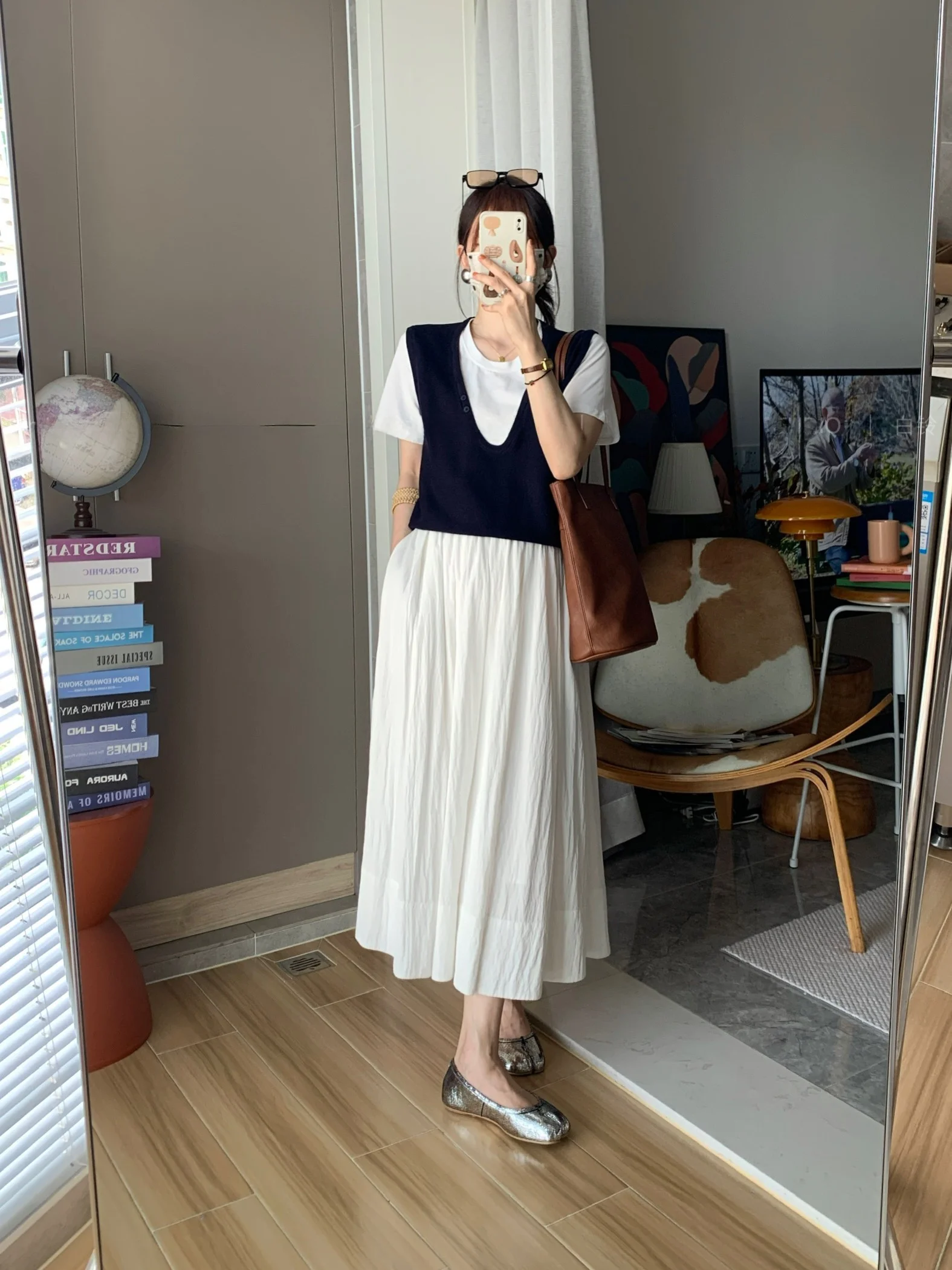 夏用エレガントな白色Aラインスカート【高腰・大ぶりプリーツ・小柄向け】 大人可愛いスタイルの代表アイテム