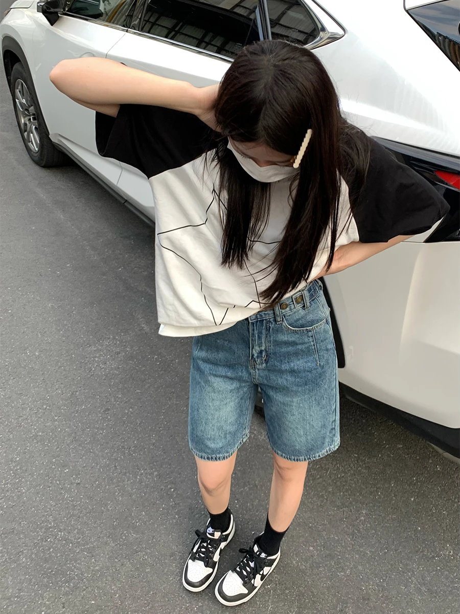 40代の女性が選ぶデニムベイカーパンツは？ノスタルジックなブルーが夏を彩る