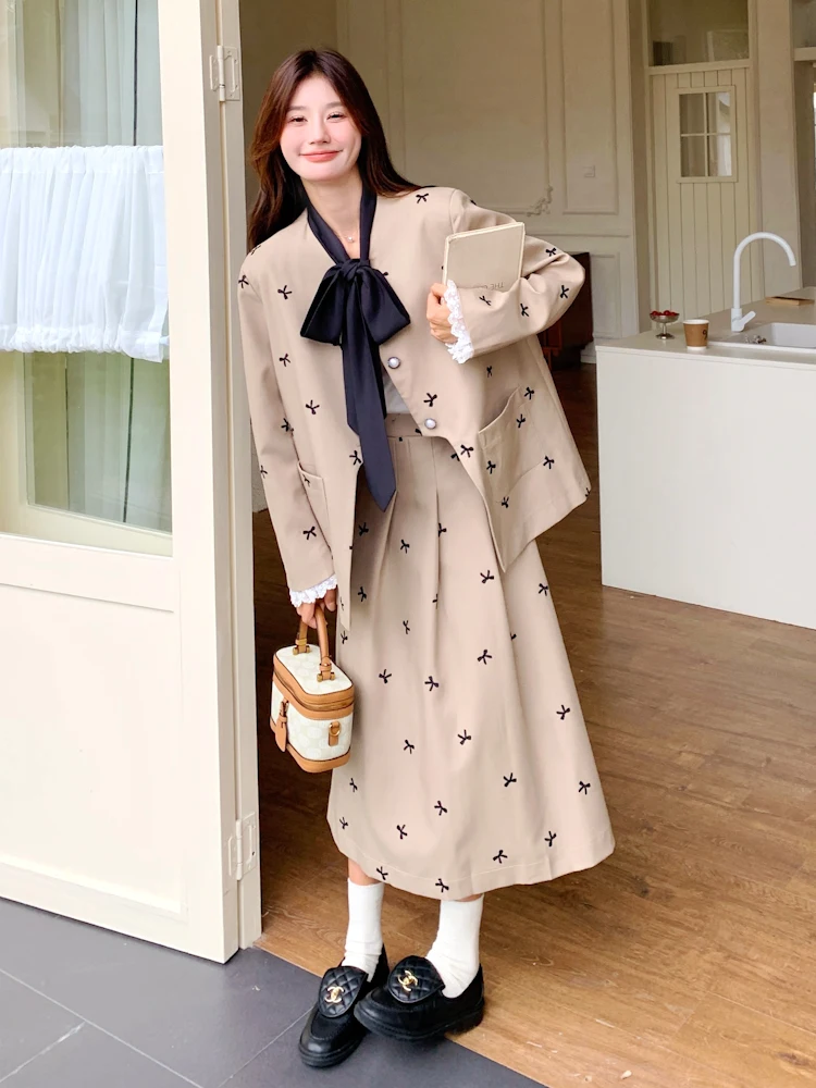 「法式リボン刺繍ジャケット」で失敗しないコーデネートは？